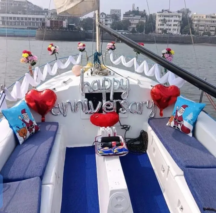 Celebrating Your Anniversary in Mumbai: How to Plan a Luxury Arabian Sea Yacht Celebration